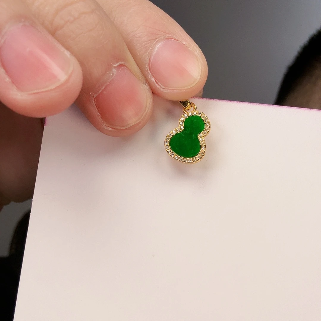 翡翠颈饰未镶嵌一件