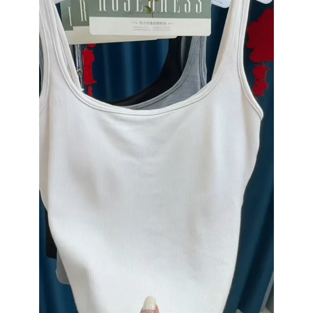 新款时尚蕾丝镂空美背带胸垫吊带背心内搭外穿洋气打底上衣