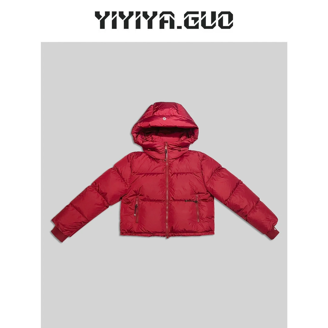 yiyiya.Guo艺艺/YIYIYA.GUO“圣诞红鹅绒 ”鹅绒拉链羽绒服2023037