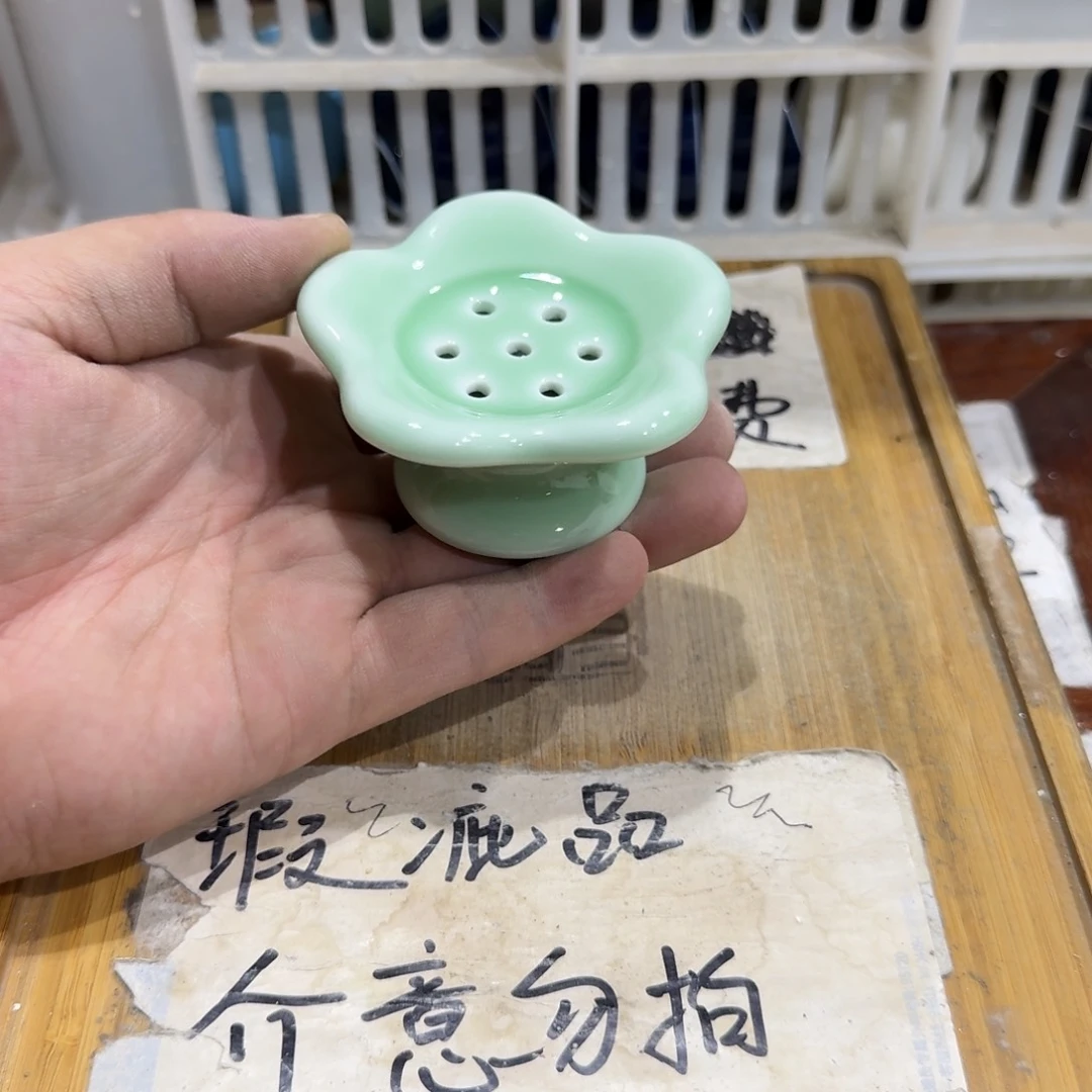 微瑕疵介意勿拍陶瓷器皿D015