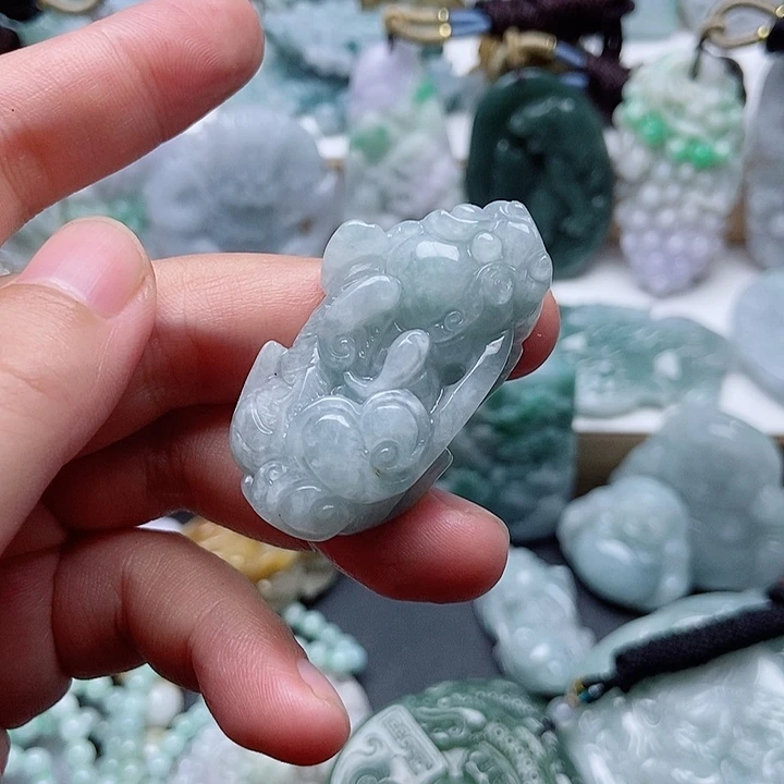 翡翠未镶嵌颈饰翡翠