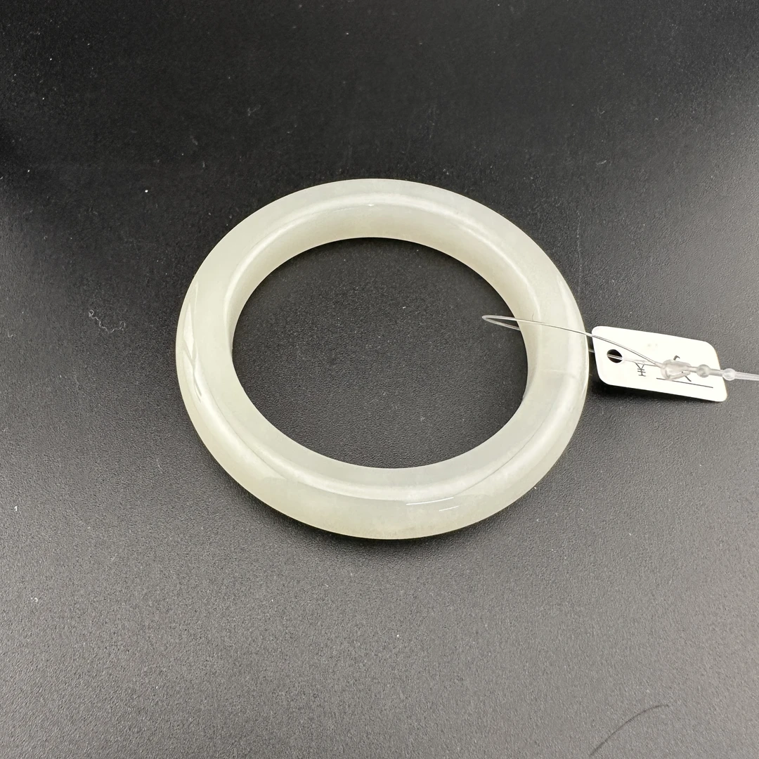 BY1129FGWJ标070 北玉精选 和田玉手镯 多样性发货