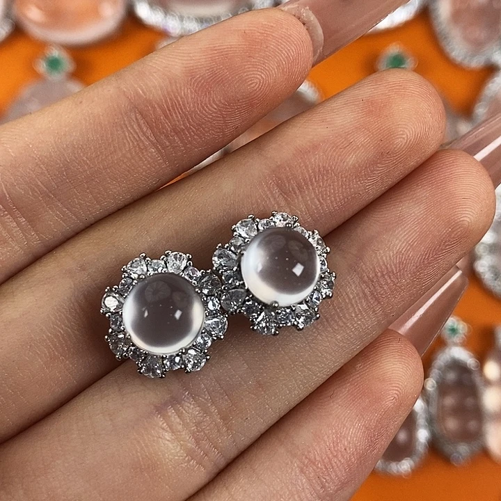 石英质玉合金颈饰