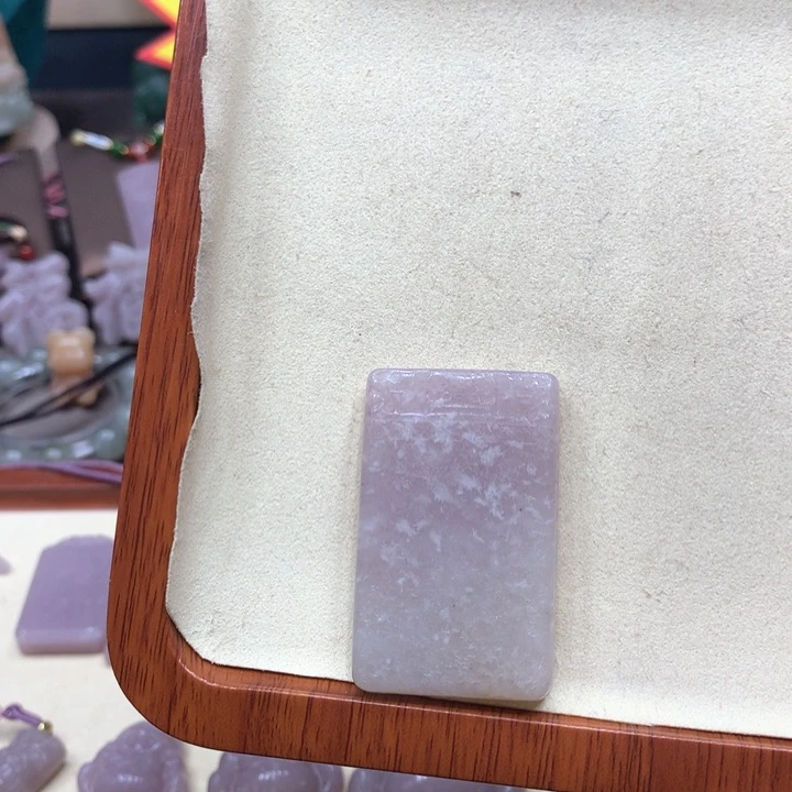 石英质玉颈饰足铂镶嵌(****证