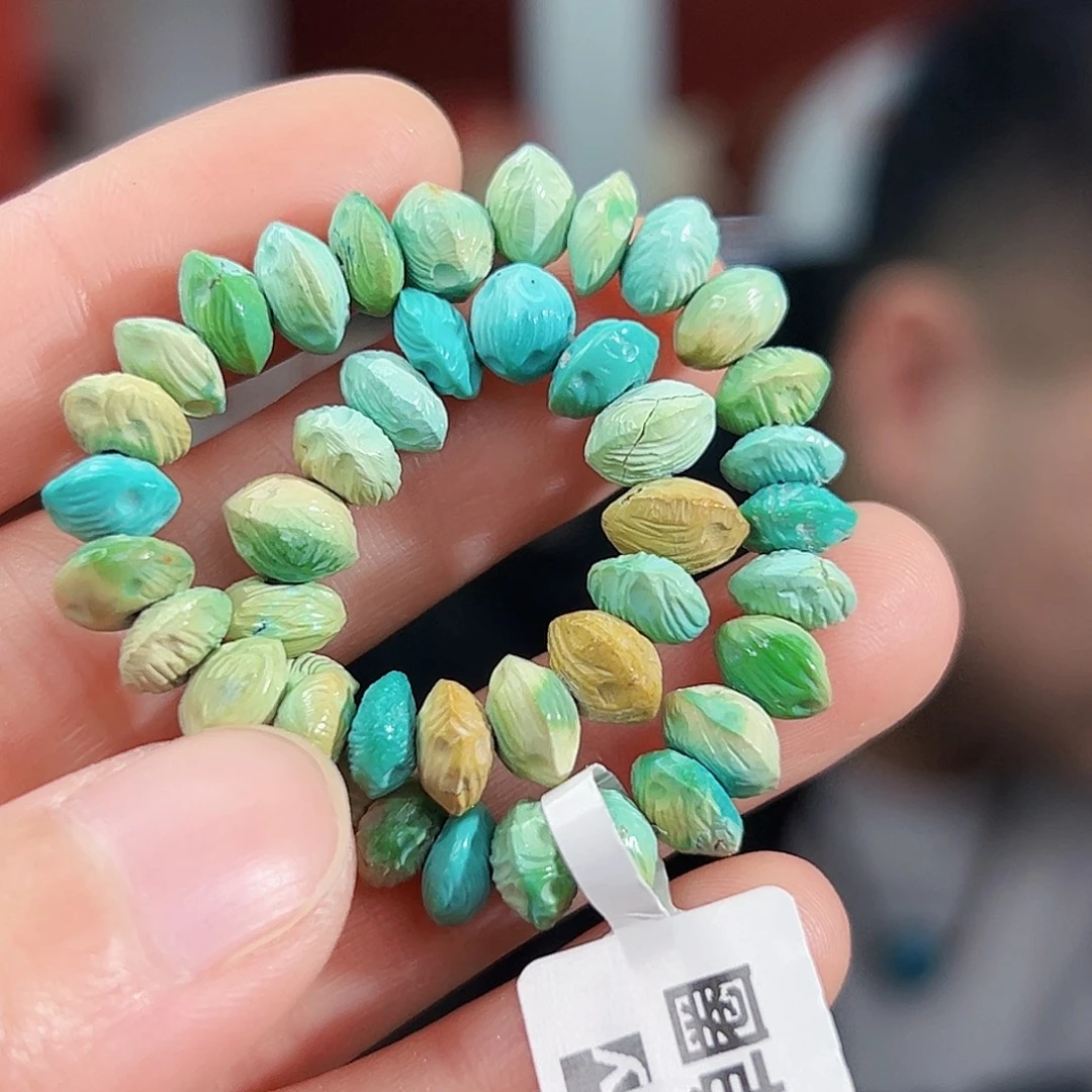 绿松石未镶嵌珠宝奇石