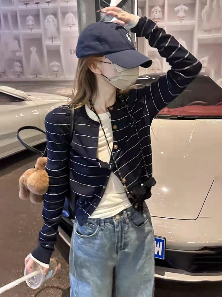 2024秋冬薄款横条纹网红针织衫