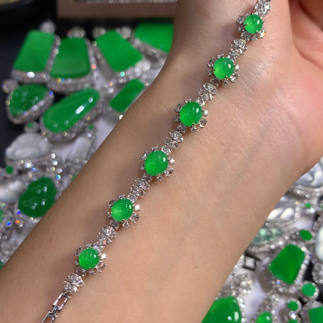 翡翠18K金镶嵌颈饰蛋面手链