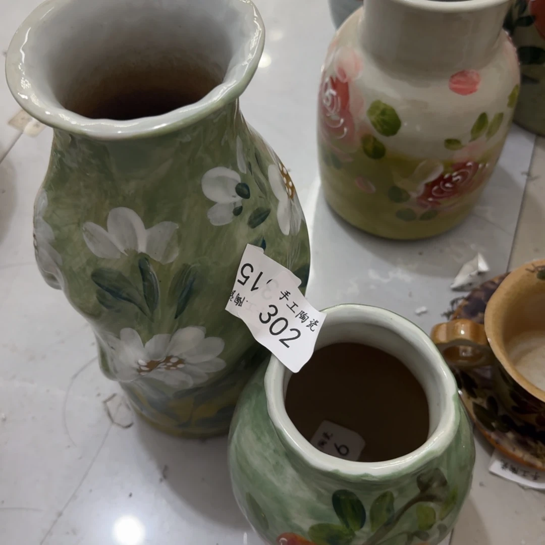 ?***吖景德镇手工陶瓷花瓶两个302