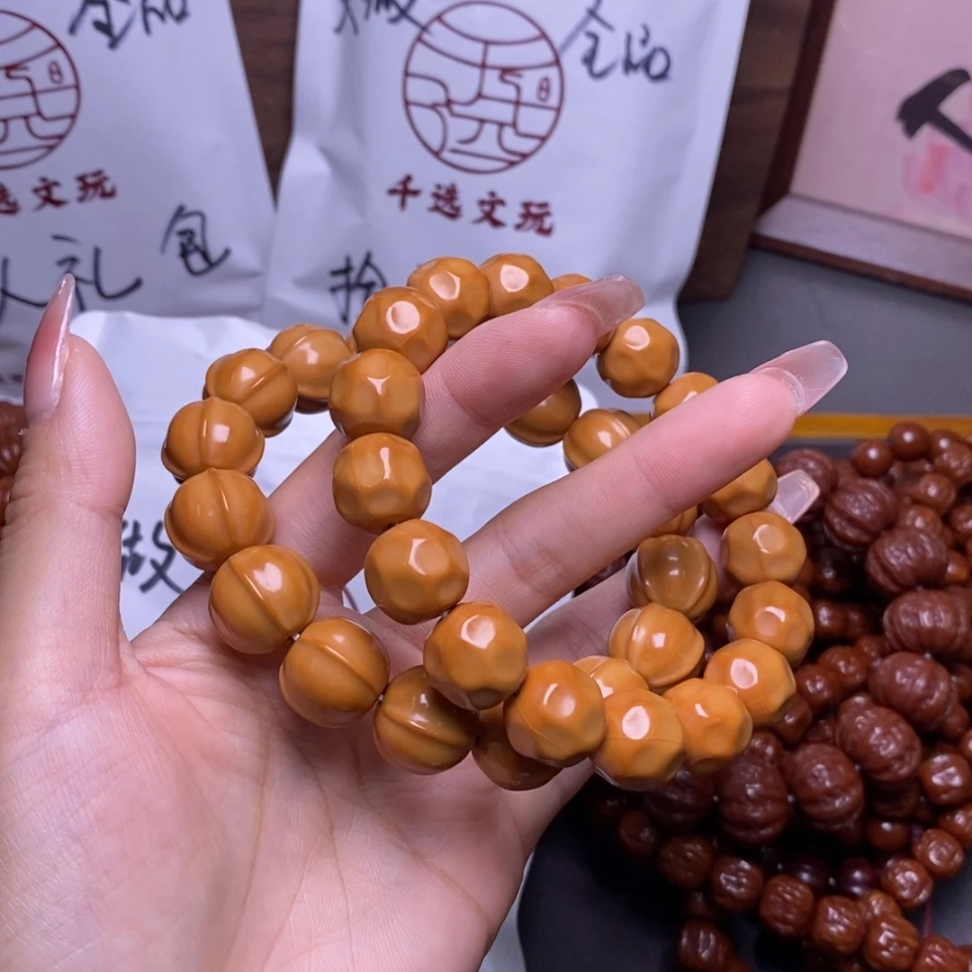 猴头核桃手串鲨鱼奶酪