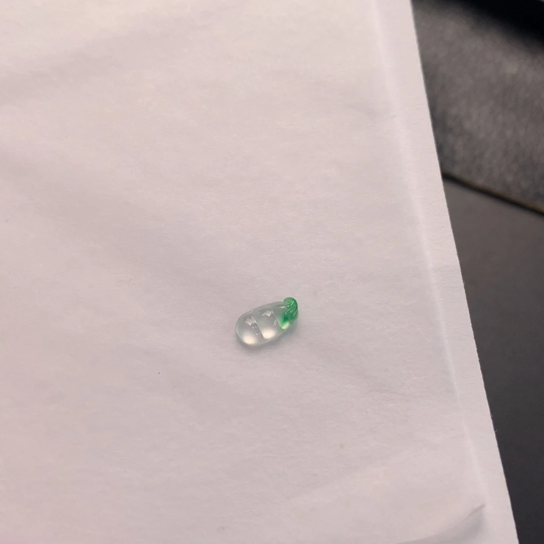 翡翠未镶嵌颈饰洋*儿福豆