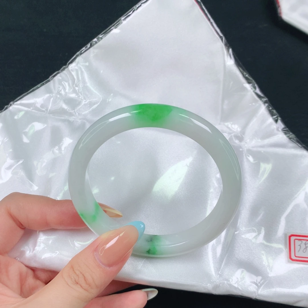 翡翠手镯未镶嵌天然翡翠手镯04