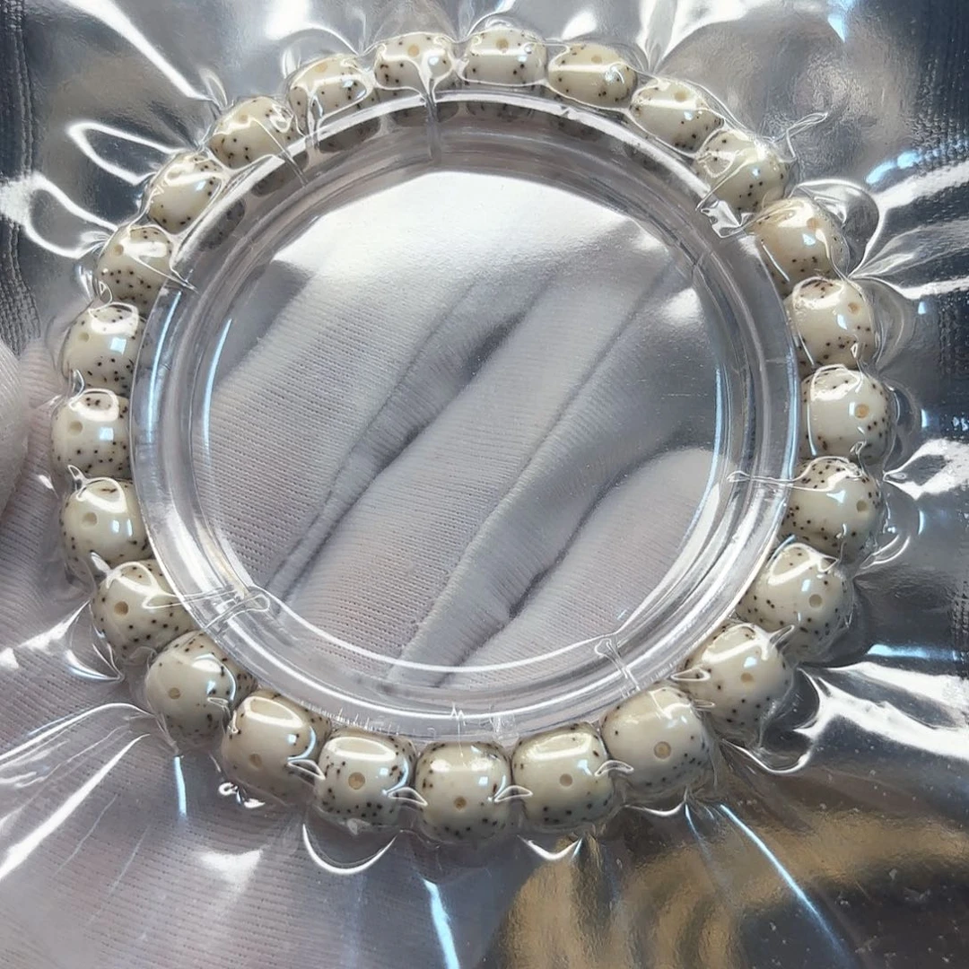星月菩提吊坠石玉骨瓷白9*8正月大留白星细