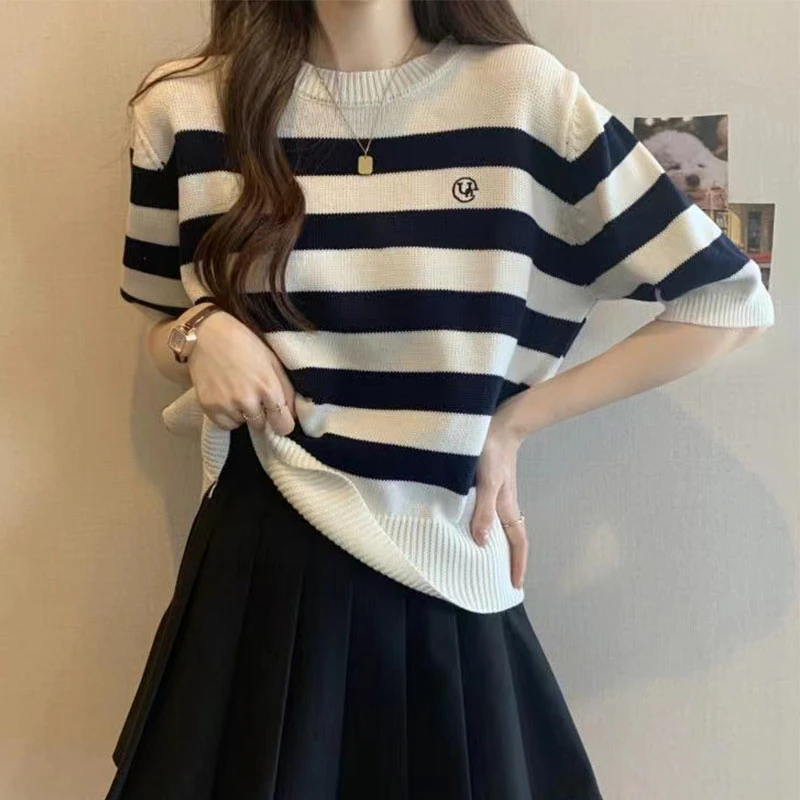 【莱赛尔天丝】~圆领条纹刺绣针织短袖女简约百搭打底衫上衣 1058