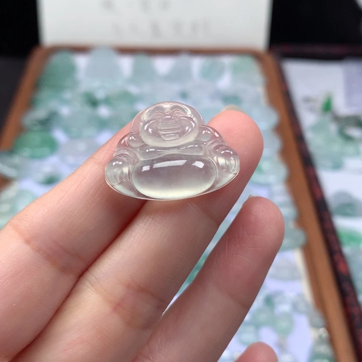 颈饰未镶嵌翡翠冰种佛公