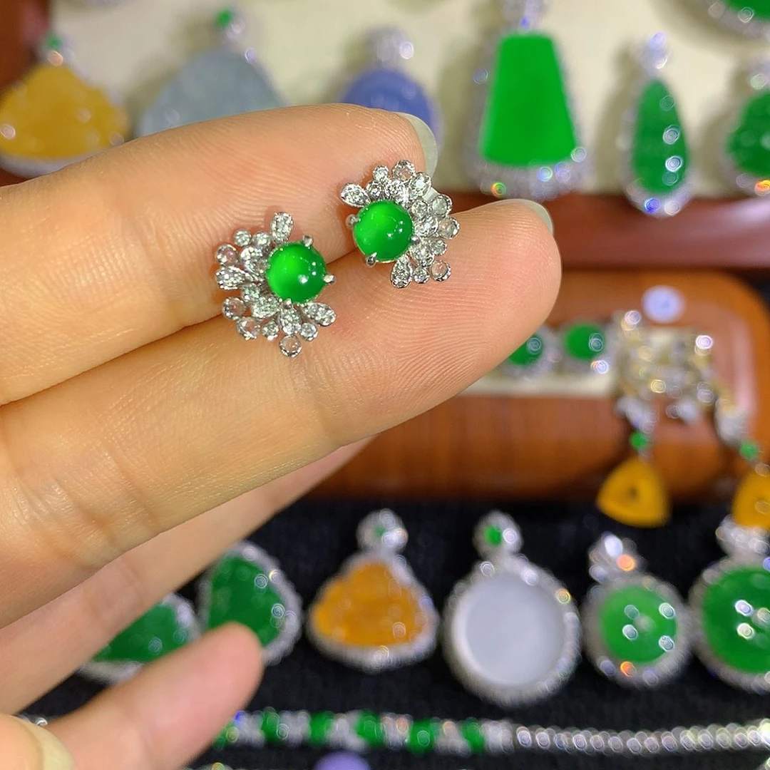 翡翠18K金镶嵌耳饰蛋面耳钉