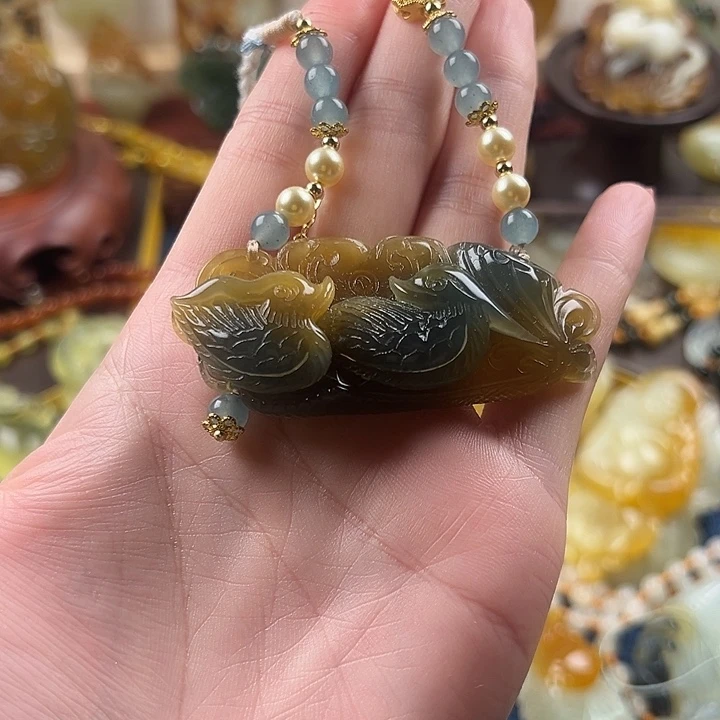 蛇纹石玉合金颈饰