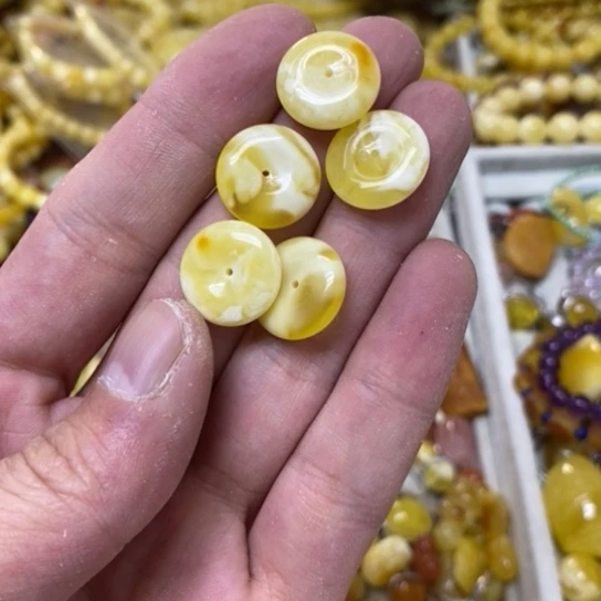 蜜蜡未镶嵌裸石多样性发货其一