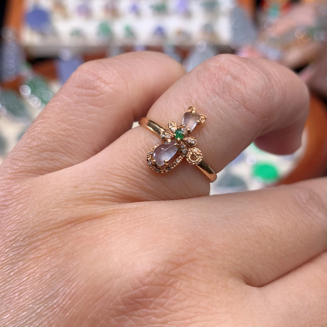 18K金镶嵌戒指翡翠猫咪戒指