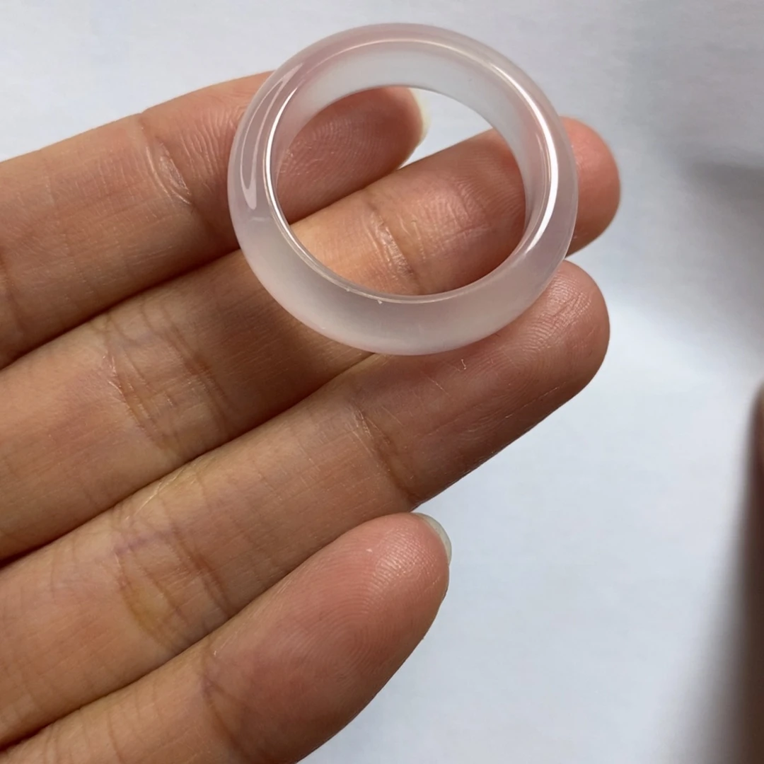 石英质玉戒指未镶嵌元*?