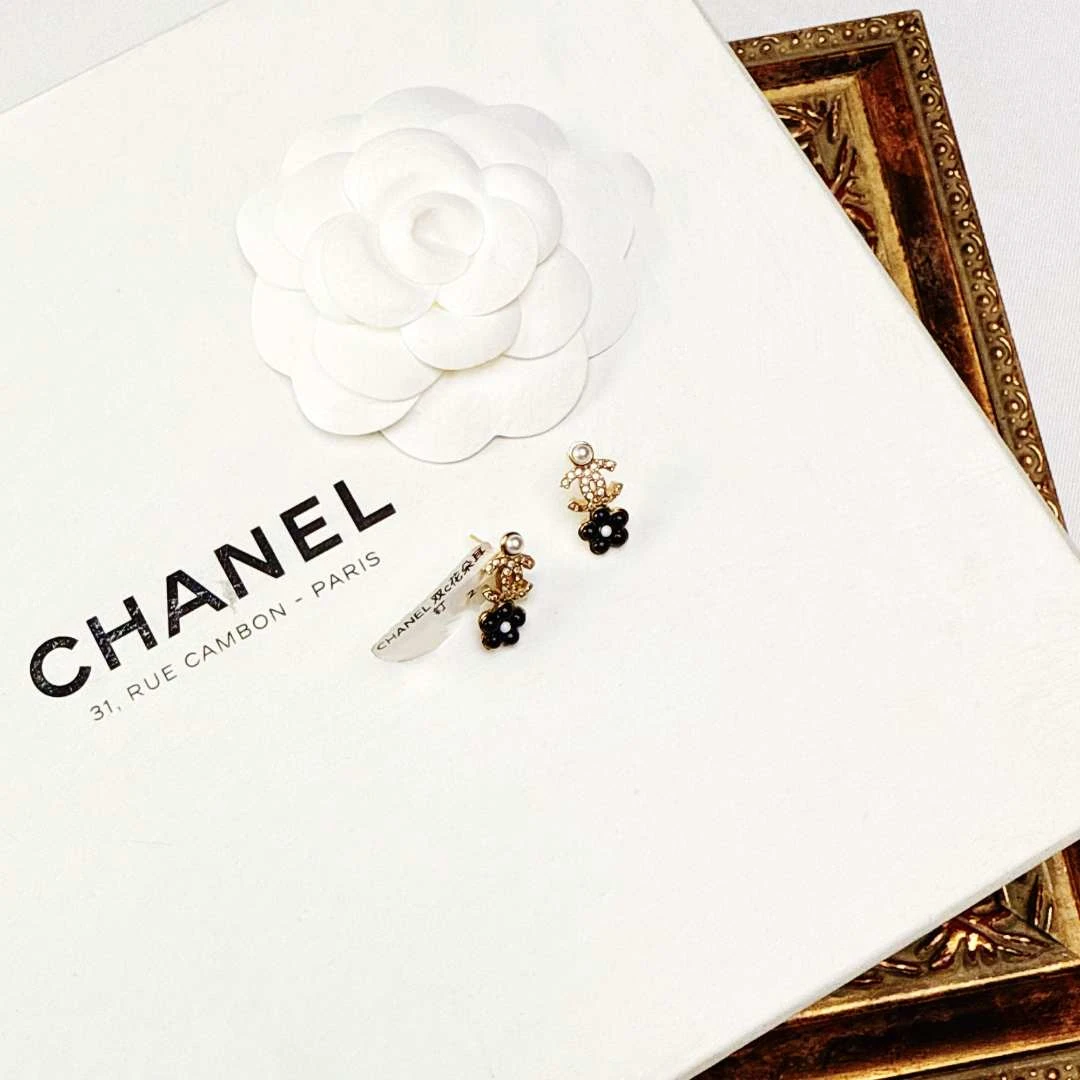 95新 Chanel/香奈儿 柚礼中古/香奈儿花朵耳钉lz511222