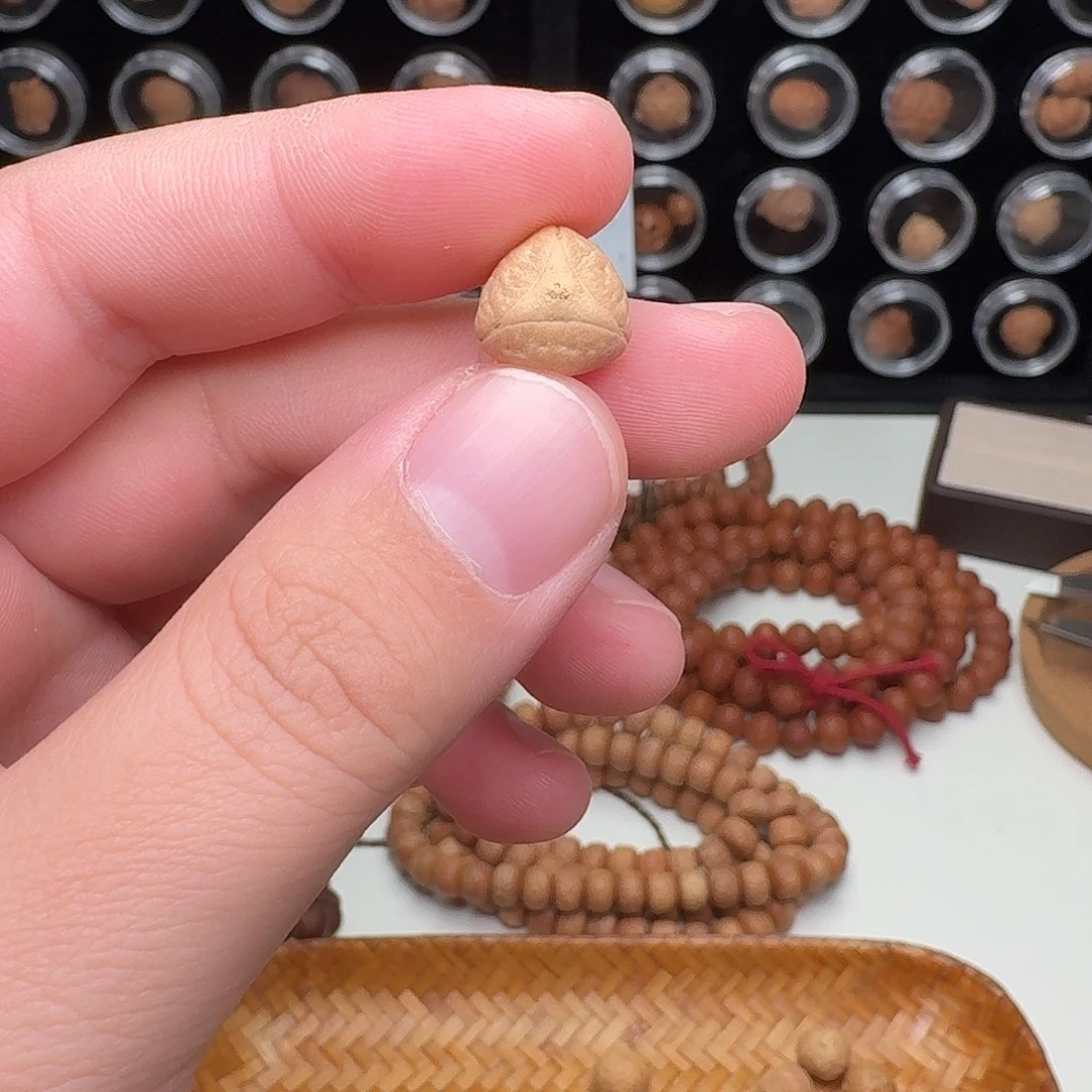 屁***官凤眼菩提吊坠小龙眼