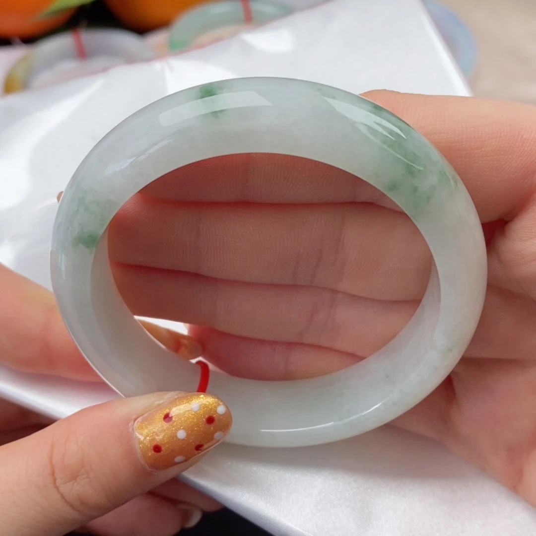 翡翠手镯未镶嵌59圈口