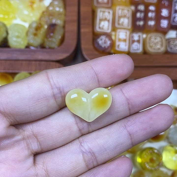 侑***友吊坠橄榄核小屁桃43圆