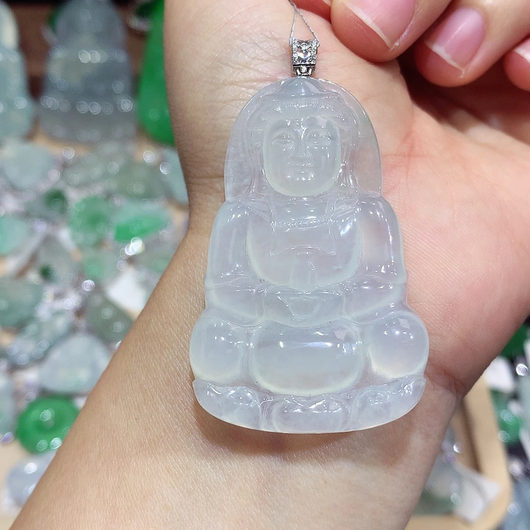 翡翠18K金镶嵌颈饰观音