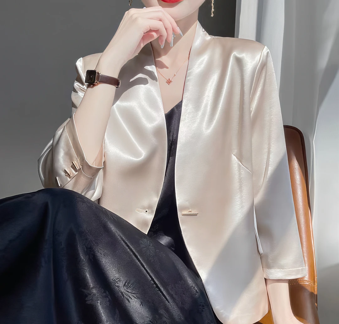 高级感缎面西装外套九分袖2025年春夏季新款通勤气质白色西装上衣