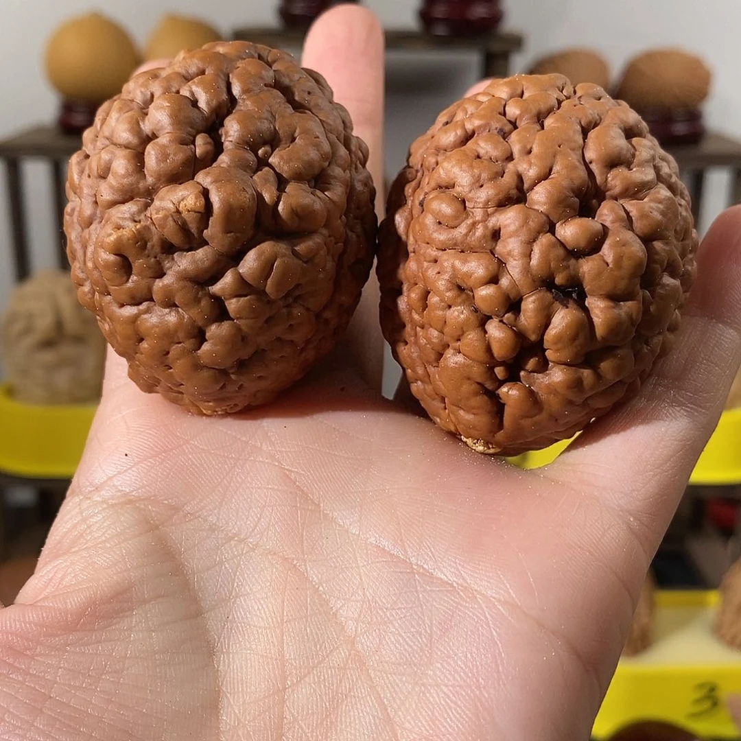 吊坠文玩核桃三瓣脑纹金刚练手 4454