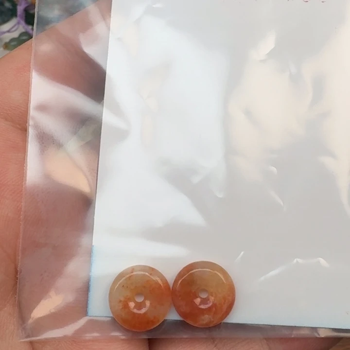 翡翠颈饰未镶嵌萌*纸