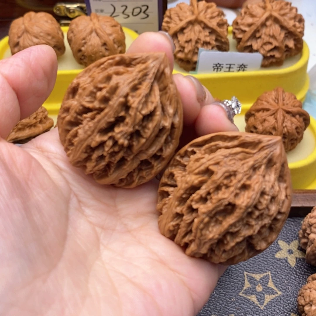 夏***秋把件文玩核桃538号九龙筋