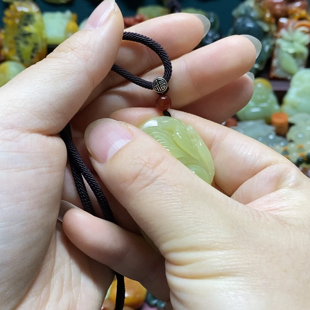 李***姐岫玉未镶嵌吊坠(赠链)