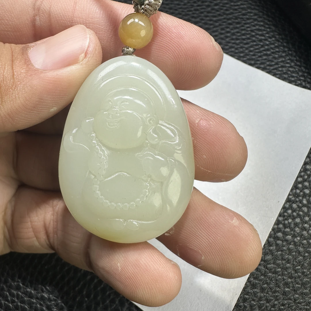 新疆和田玉且末金山老料 荔枝肉 手工雕刻佛公