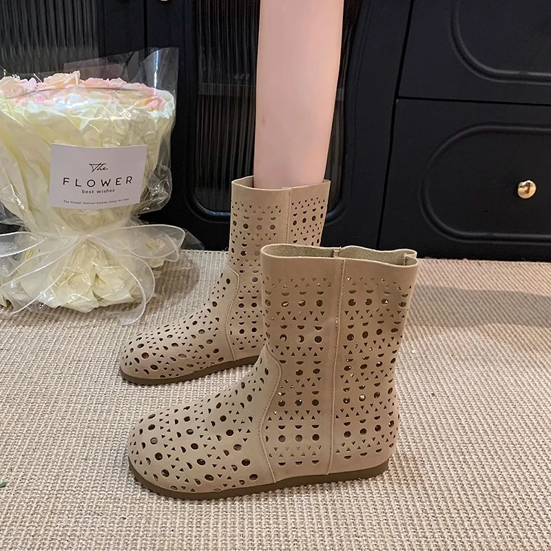 英伦风百搭美拉德靴子2025夏季新款镂空透气平底洞洞凉靴短靴