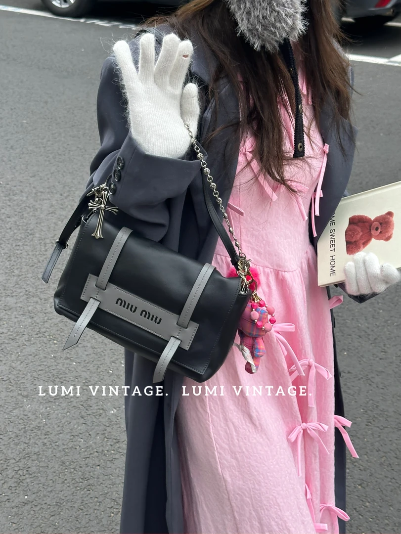 95新 MIU MIU/缪缪 黑色羊皮邮差包91838296