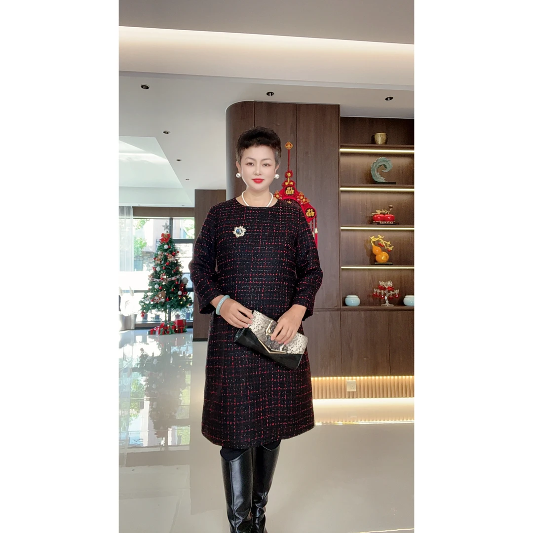 新款气质轻奢百搭小香风呢子小A版修身长袖连衣裙