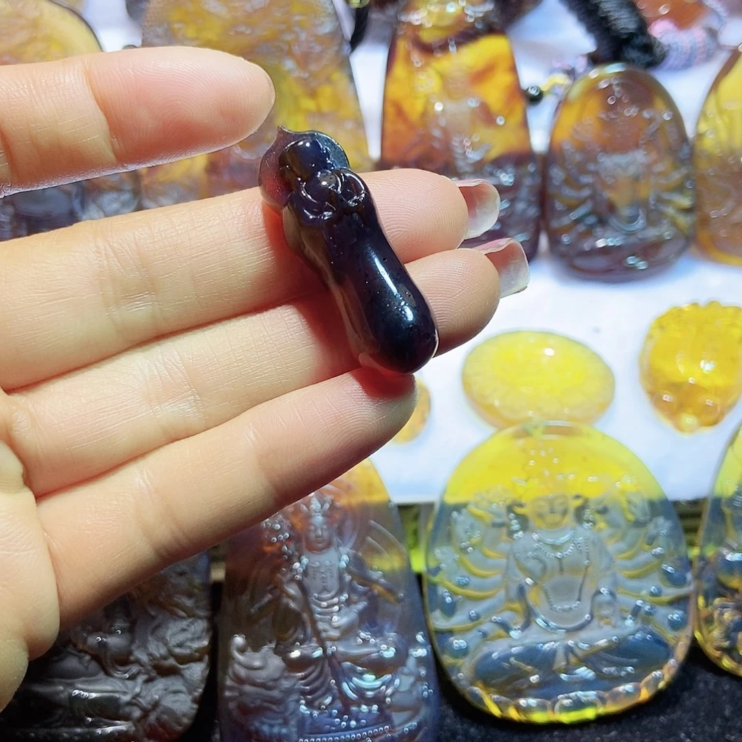 琥珀颈饰未镶嵌无象佛