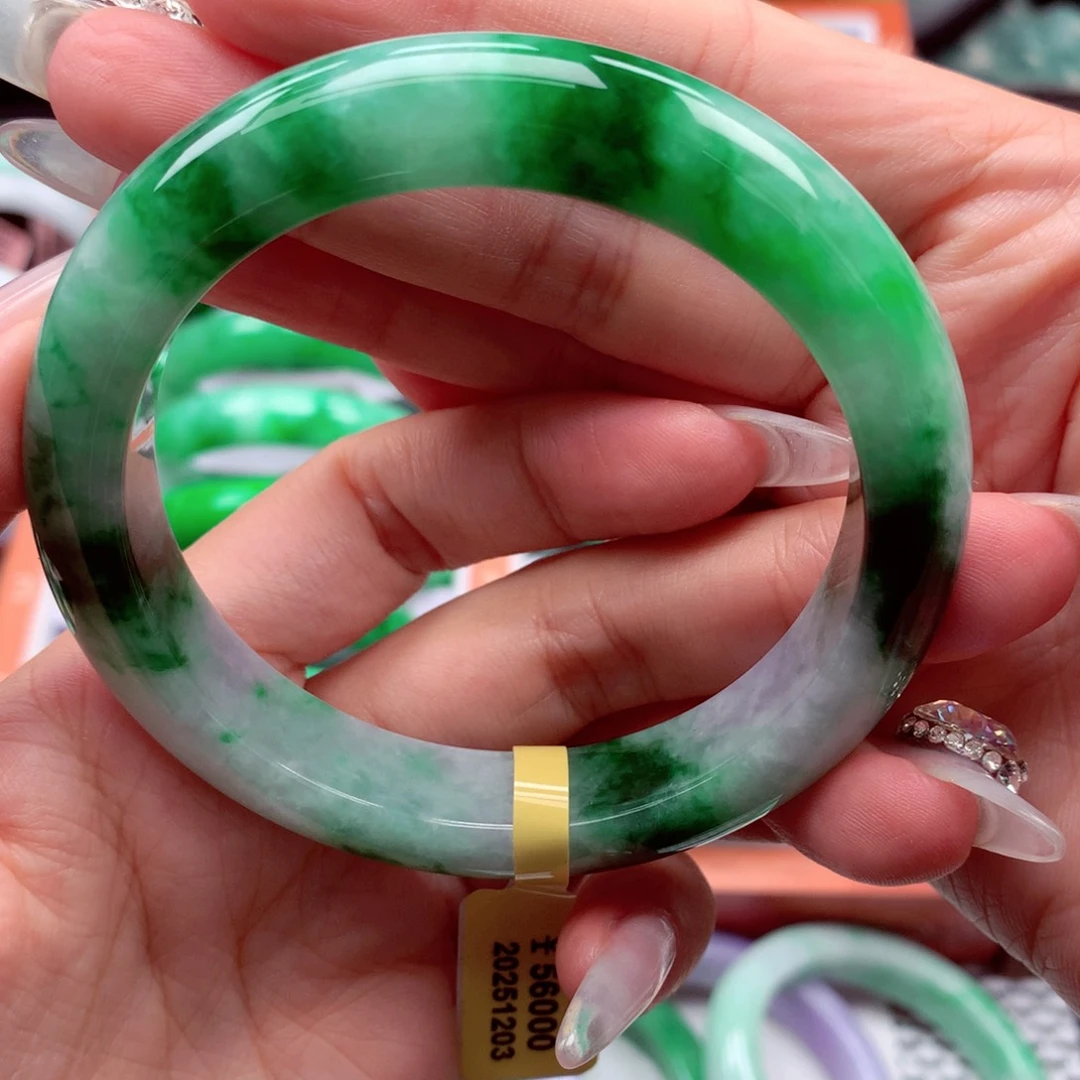 翡翠未镶嵌手镯翡翠