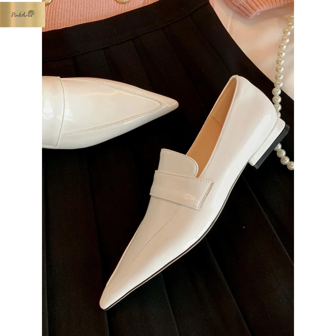 PinkAvril白色尖头单鞋女春季2025新款漆皮时尚百搭平底乐福鞋气