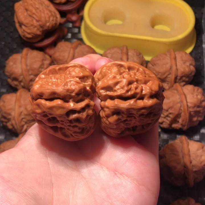 沙***️文玩核桃把件三角蛙