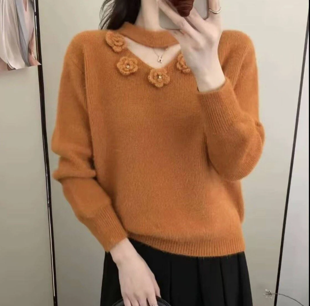 冬季新款时尚挂脖钩花针织毛衣镂空显瘦上衣加厚保暖不起球毛衣女