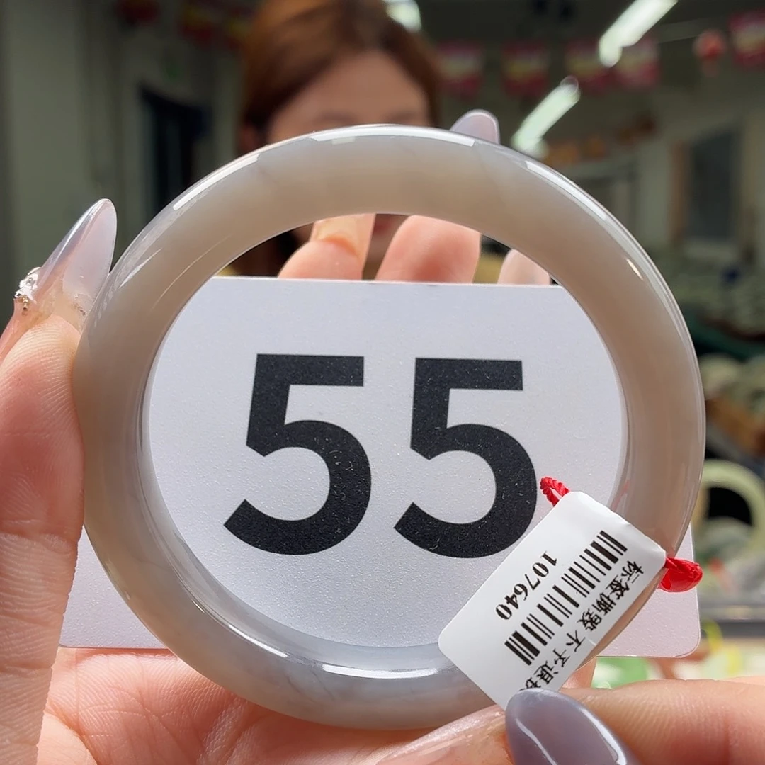 和田玉手镯未镶嵌纹