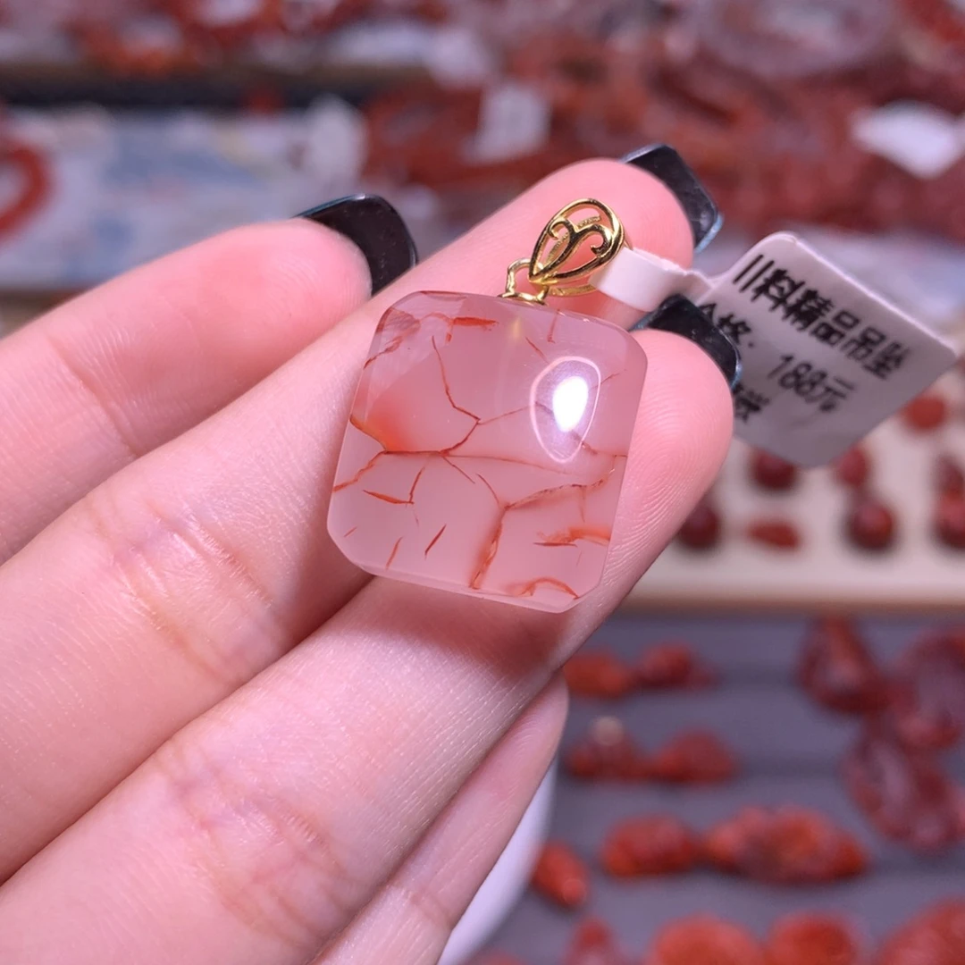 南红玛瑙未镶嵌珠宝半成品方形飘花吊牌