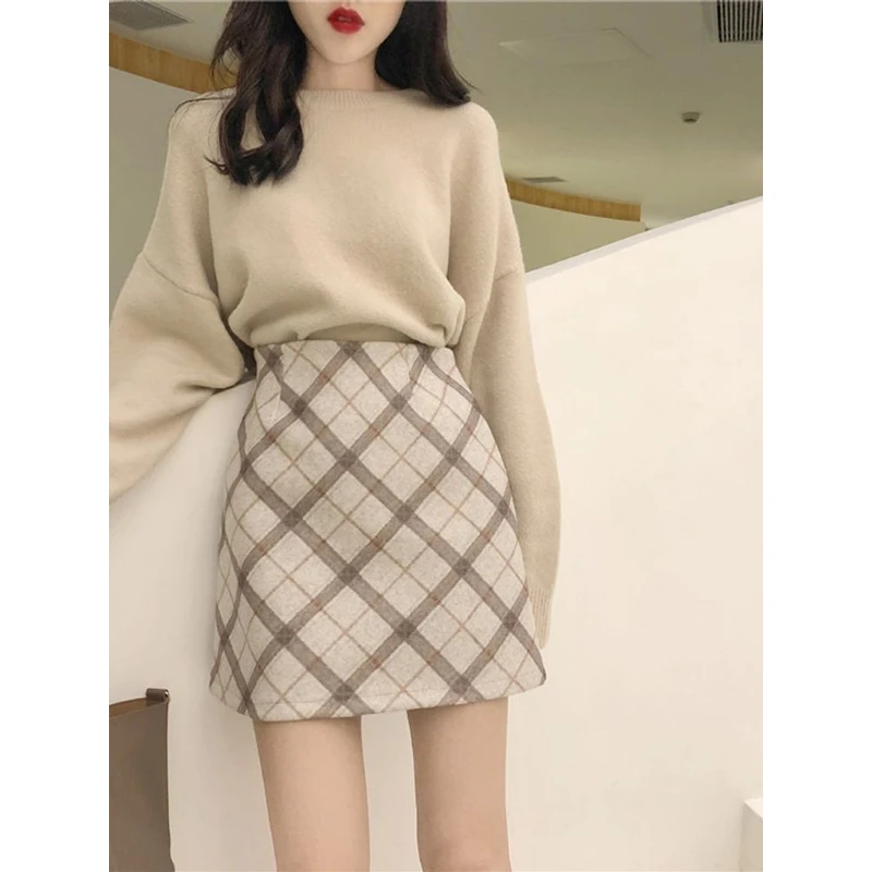 冬季复古卡其色毛呢格子半身裙冬天配毛衣套装裙高腰包臀a字短裙
