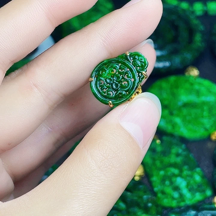 翡翠银S925镶嵌颈饰多样性