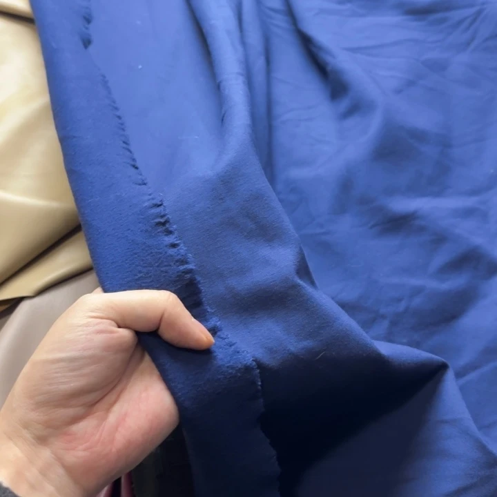 混纺蓝色罗马1米。