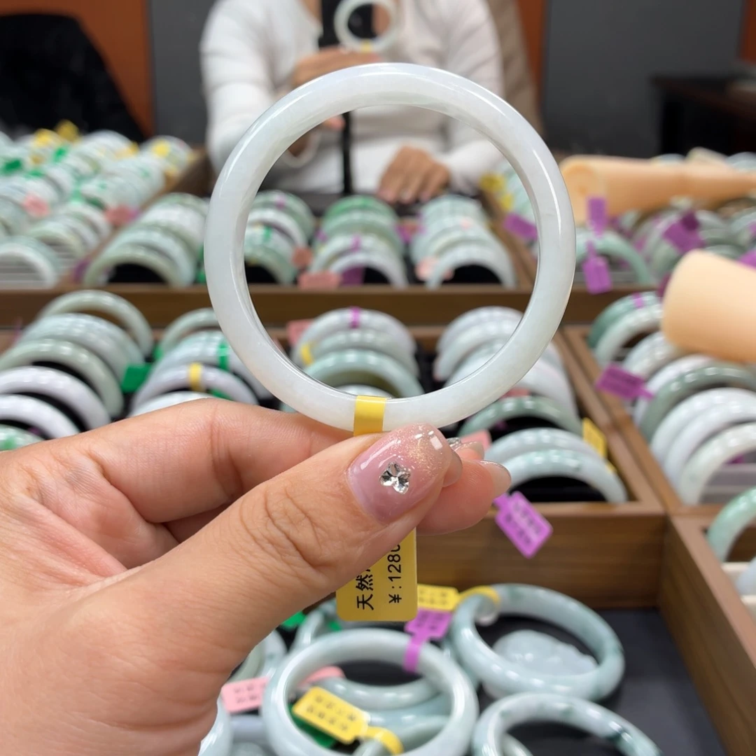 翡翠未镶嵌手镯555555