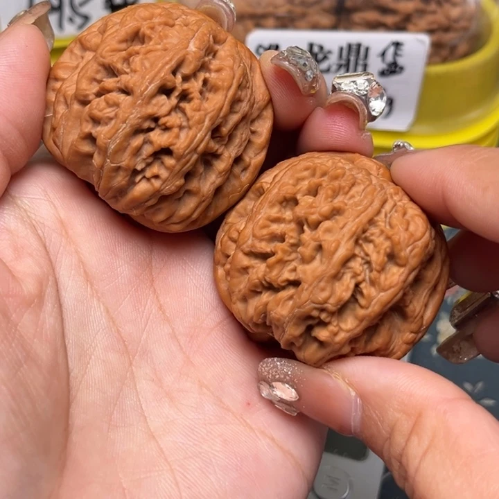 专***哥桃核吊坠43-29956-02
