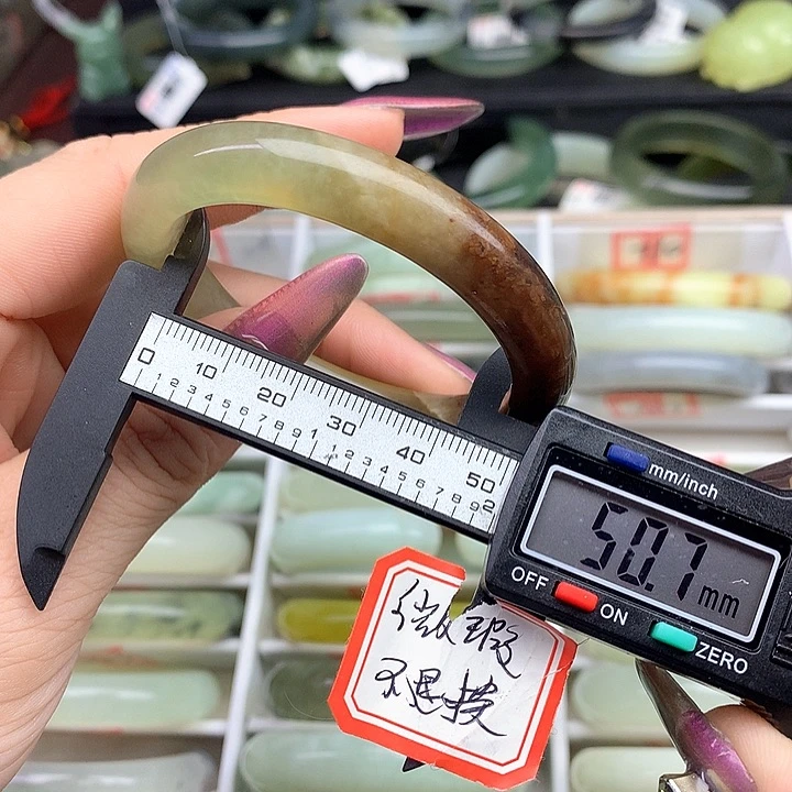 蛇纹石玉手镯未镶嵌707